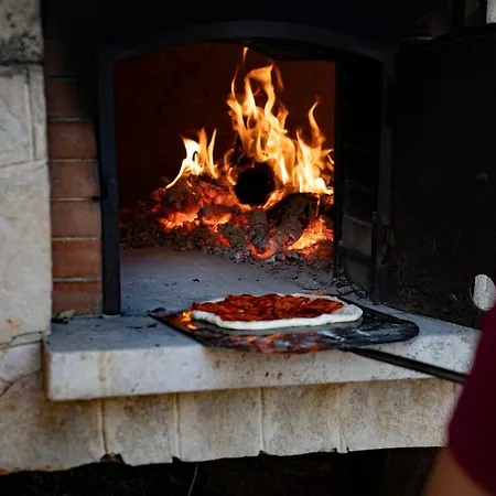 Cinque Pini - For 10 People Villa